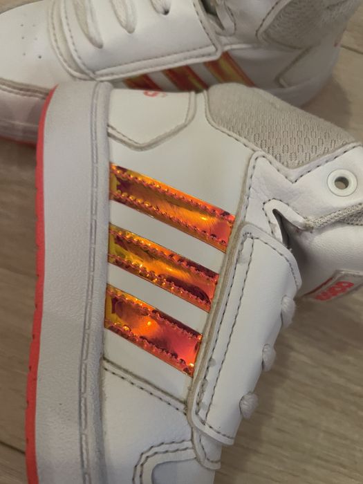 Adidas unisex alb cu rosu, marimea 26,5