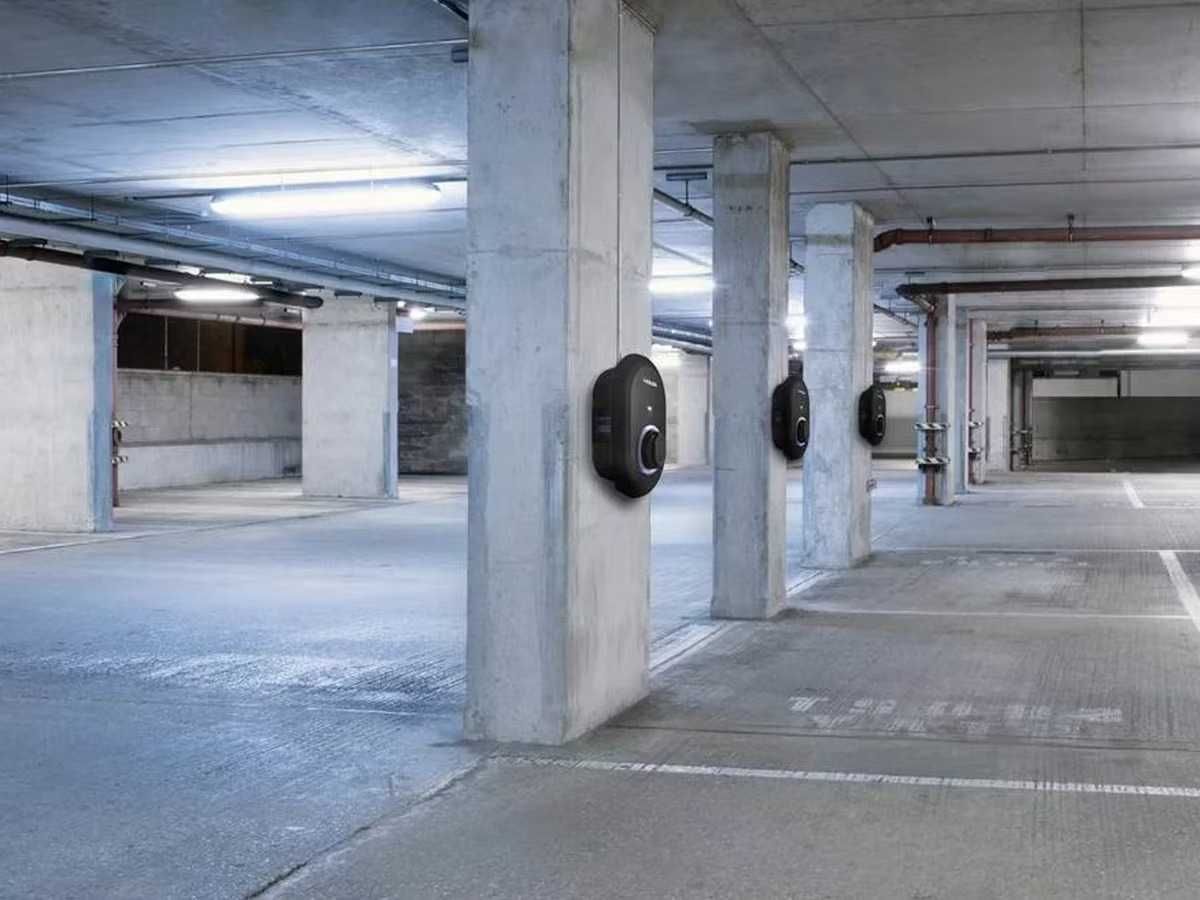 Електрическа Зарядна станция за електромобил 11kW/22 kW Webasto Unit