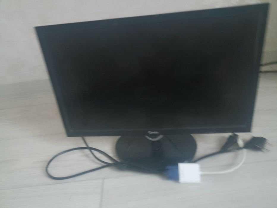 Монитор хороший в комплекте идут провод hdmi