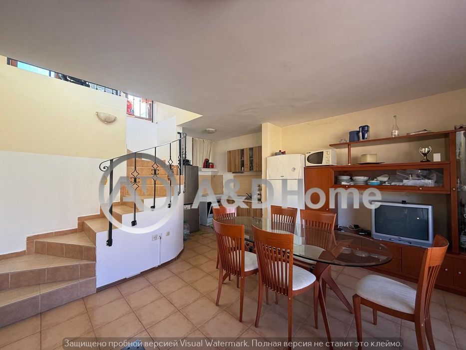 Отдава под наем целогодишно, тристаен мезонет в гр. Свети Влас!