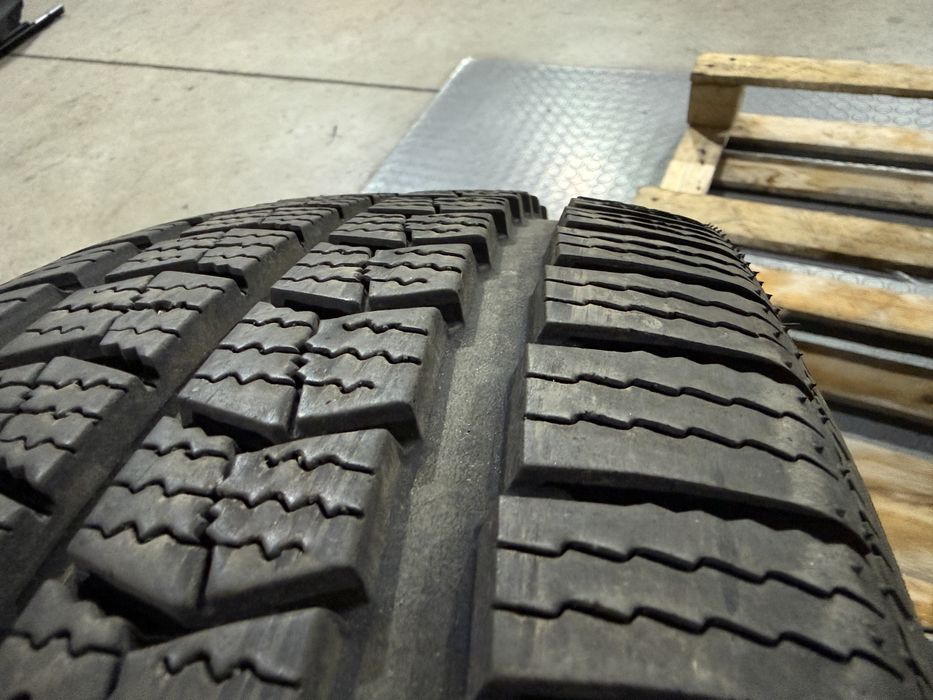 2бр. КАТО НОВИ Товарни Зимни Гуми 235/65R/16C -NEXEN- DOT:2324- 9.6мм.