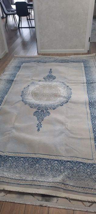 Продам новый ковёр 2×3