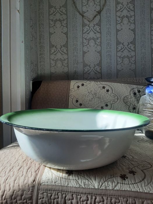 Продаются большие тазы ,чайники  казан