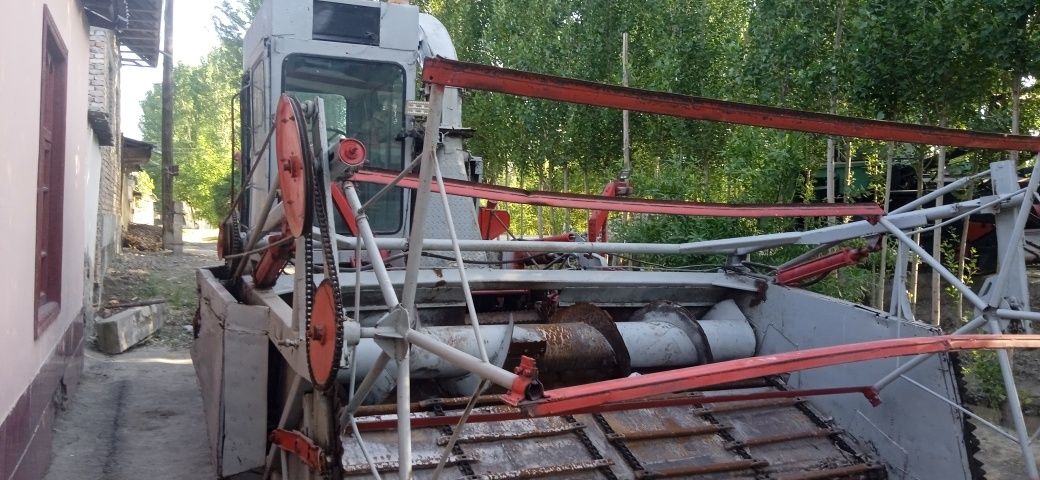 КСК 100 комбайн.сотилад...