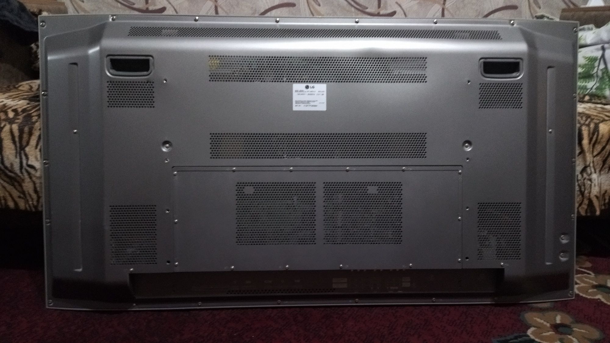 Телевизор LG диагональ 42