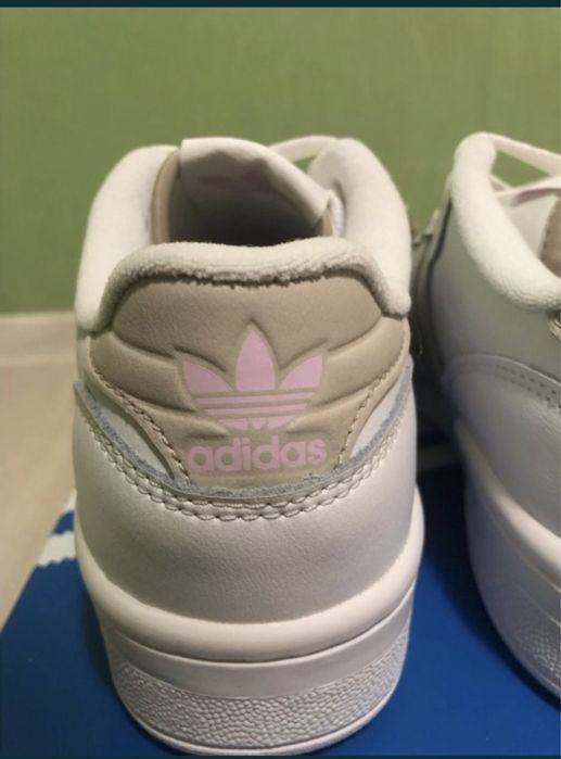 Дамски маратонки Adidas Rivalry low w