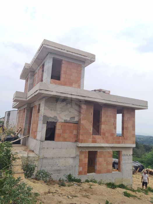 Продава се Къща в Варна, м-т Боровец - юг - 360 кв.м за 723 €/кв.м - Снимка #4