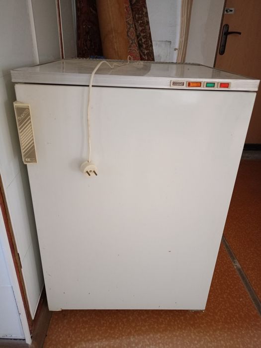 Продам морозильник