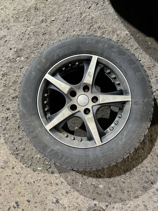 Продам резину с дисками на 16