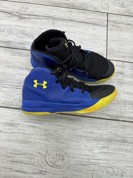 Маратонки under armour