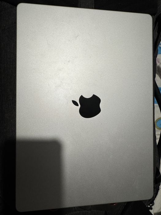 Macbook pro m1 pro 14’ 16gb ram 1 tb ssd