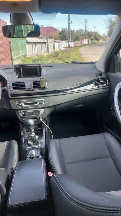 Vând Renault Megane 3 2012 1.5dci 110cp Ediția BOSE 4000€ Negociabil