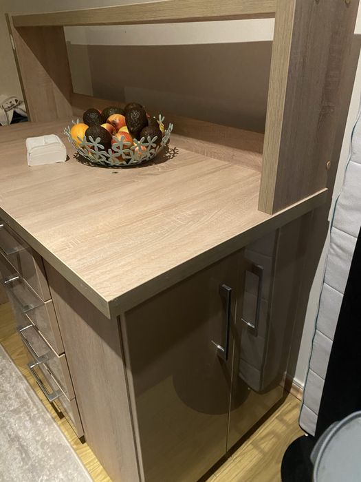 Vand mobilier stare foarte buna si spatios la un pret avantajos