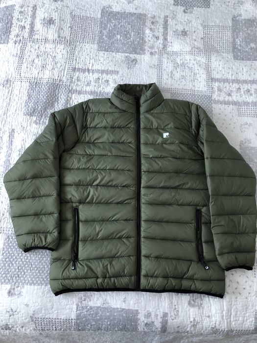 Geci de iarna Nevica