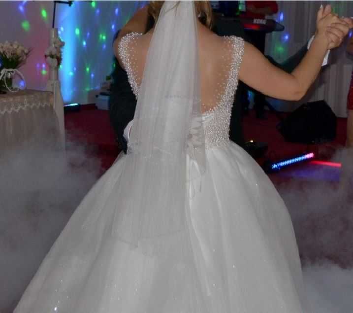 Rochie mireasa cu corset, cu perle