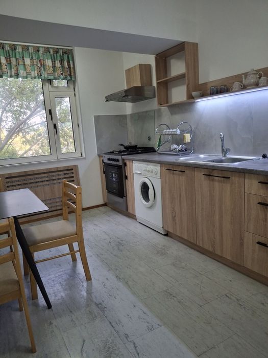 Свою 2-х комнатную квартиру в центре Ташкента (ориентир магазин ЦУМ)