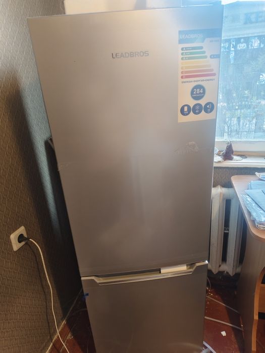 Продам новый холодильник