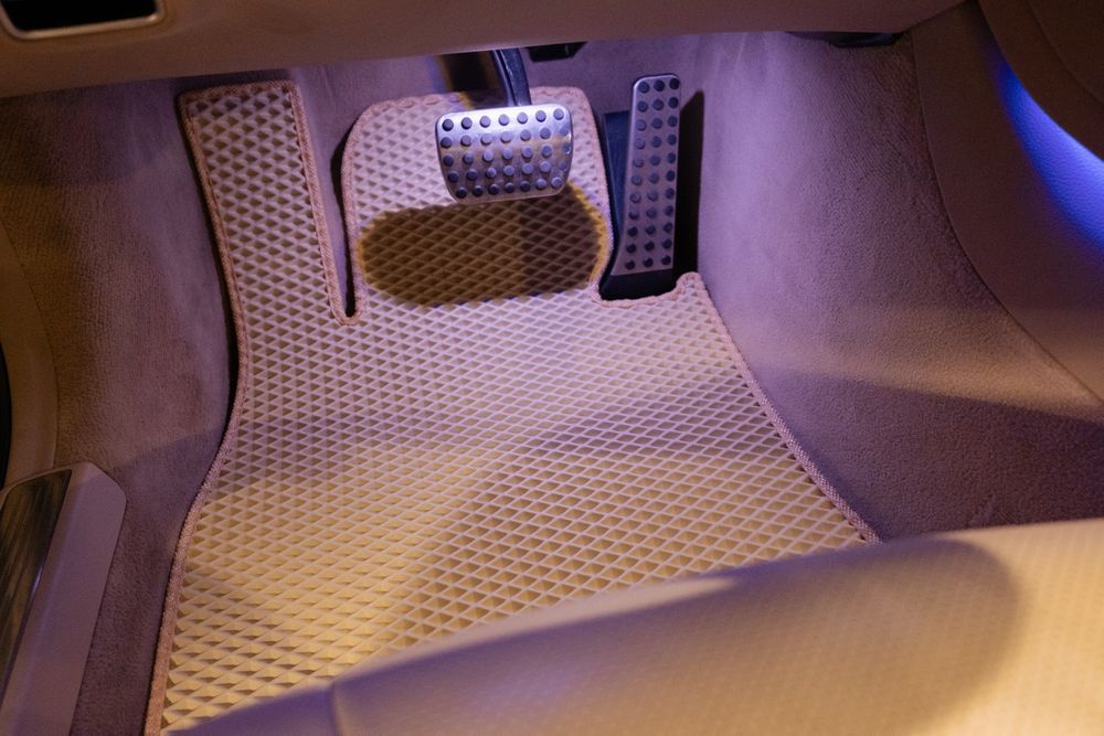 Mercedes- Benz - Covorașe auto . Preșuri auto fabricate în România