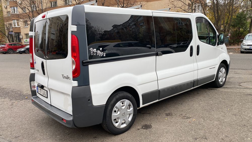 Renault Trafic 8+1