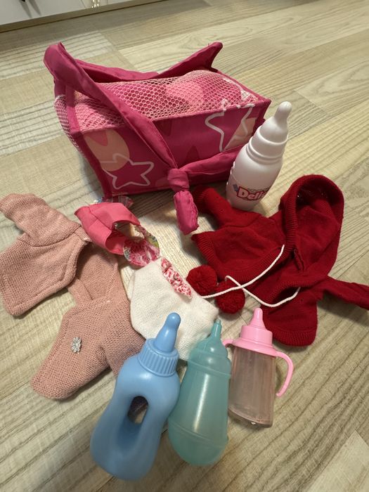 Papusa fetita Petit Gorda, cu hainute rosii, Antonio Juan