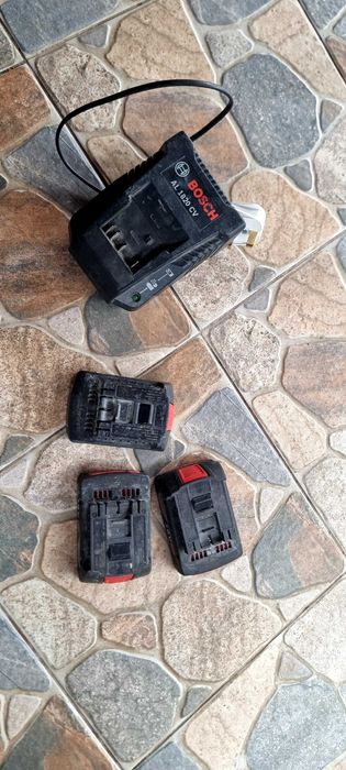 Baterii si incarcator