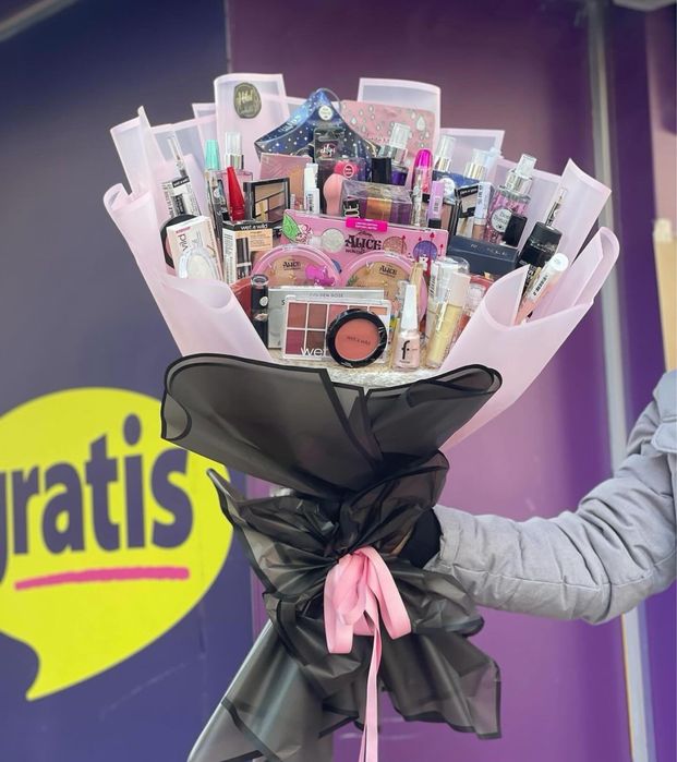 Aranjamente si buchete personalizate-cadouri unice pentru orice ocazie