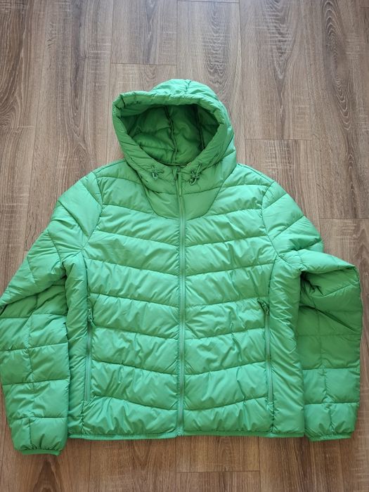 Vând geaca XL mr 42