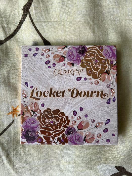 ColourPop Locket Down палитра сенки за очи