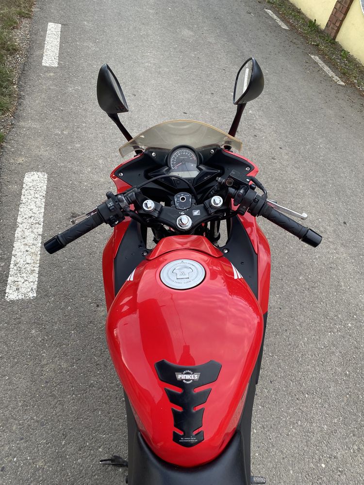 Honda cbr 125  2016