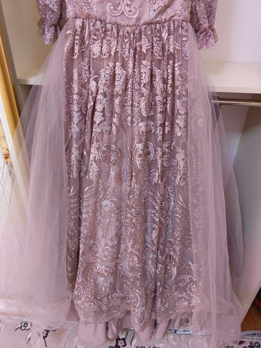 Vecherniy koylak yangi juda chiroyli hamma narsasi joy joyida