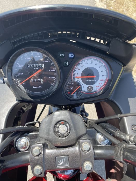 Motocicleta honda CBF125M