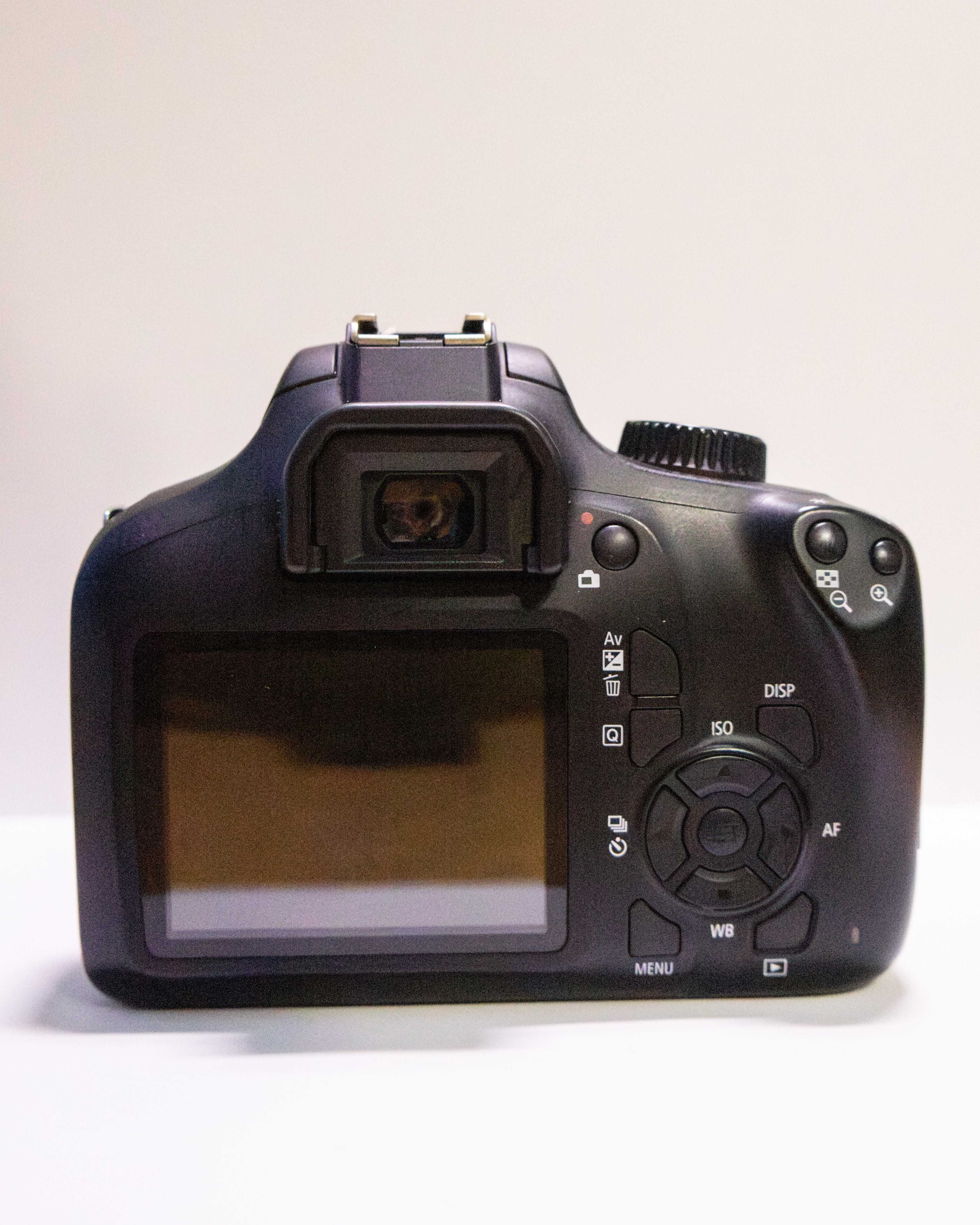 Canon 4000D + Kit Lens 18-55mm f/3.5-5.4
