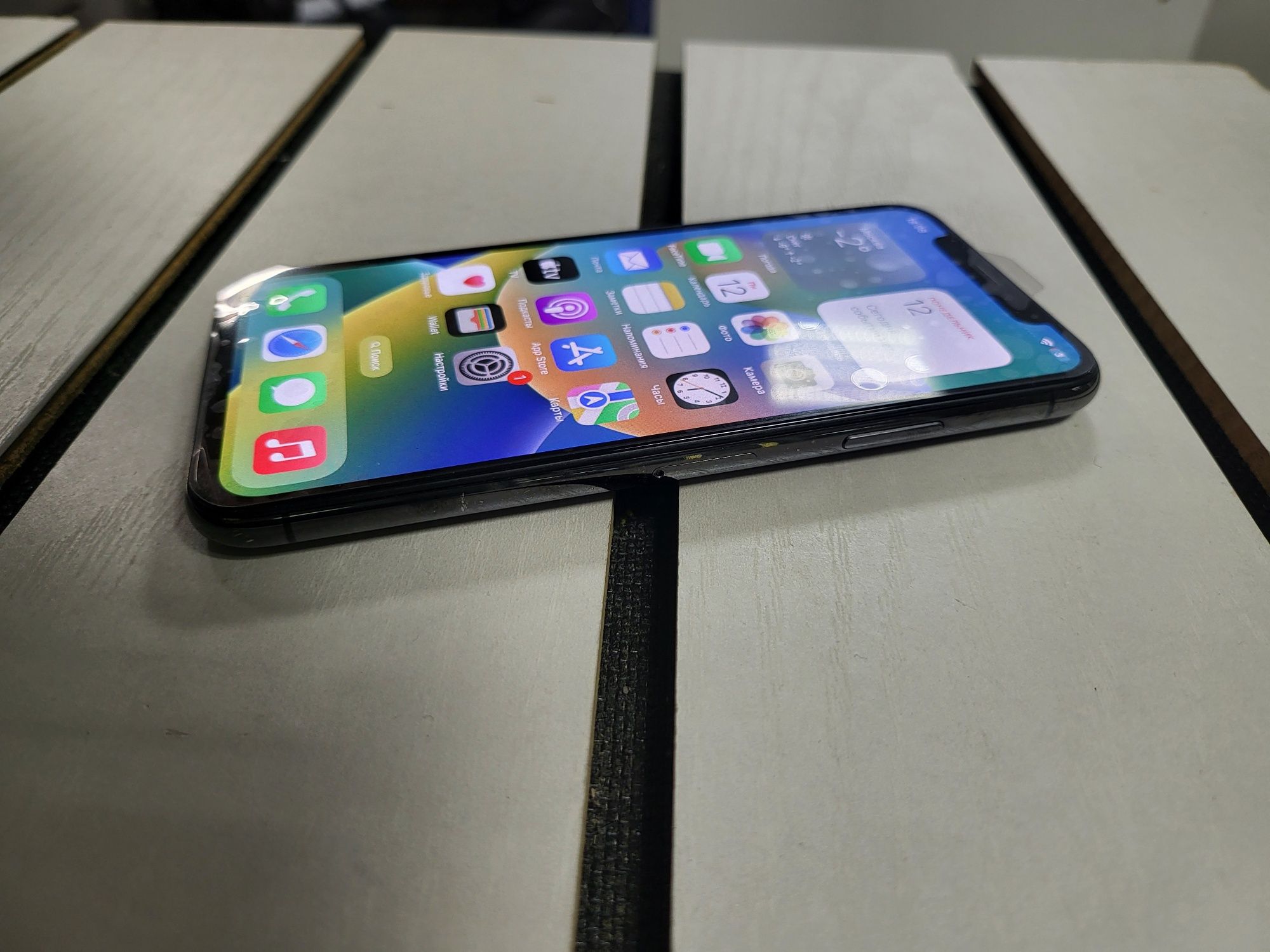 iPhone X на 256 гб