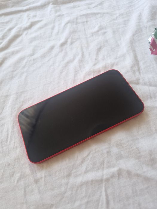 Продавам iPhone 14 Plus – 128GB, червен цвят