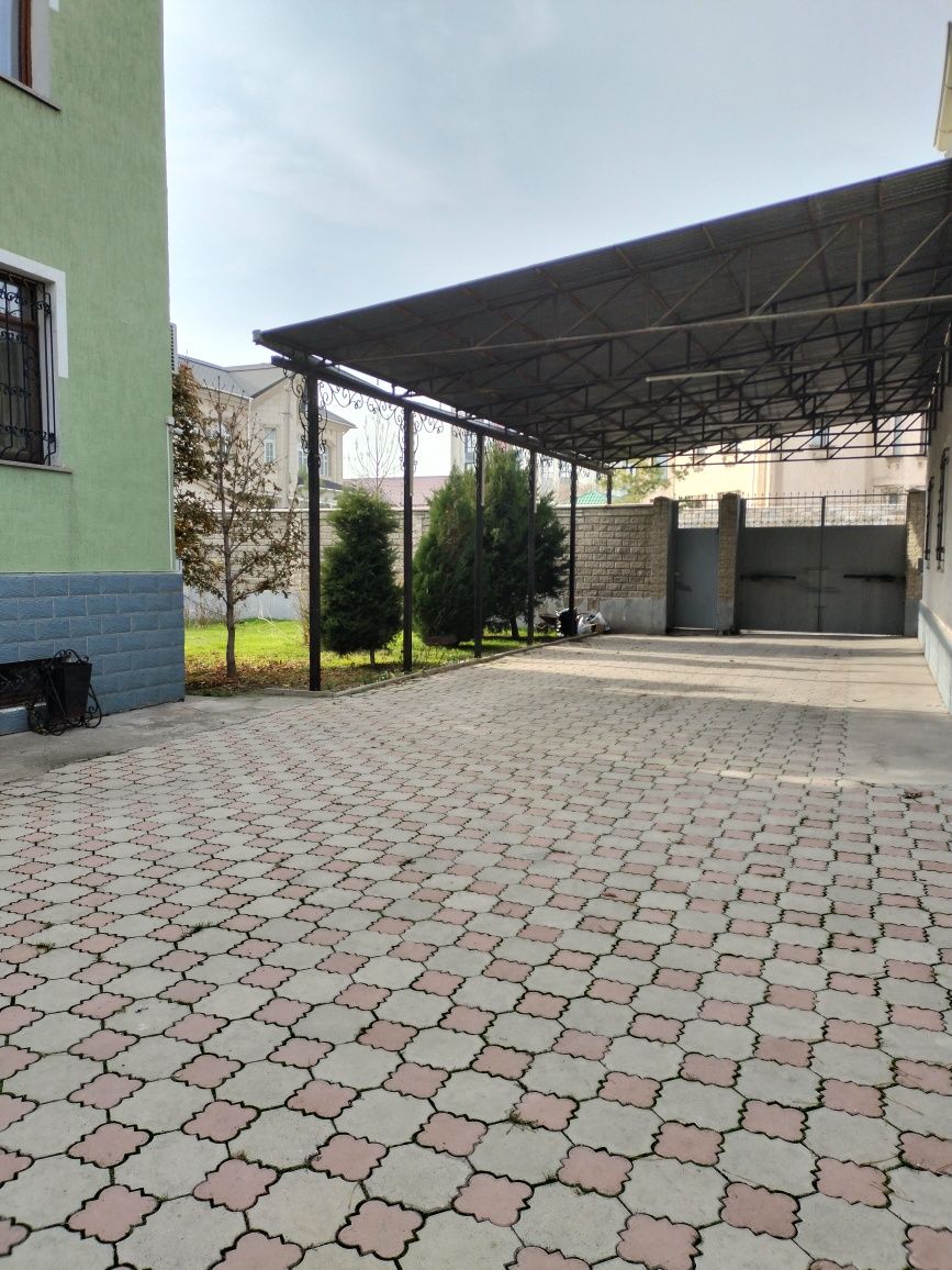 Продам дом самый центр города