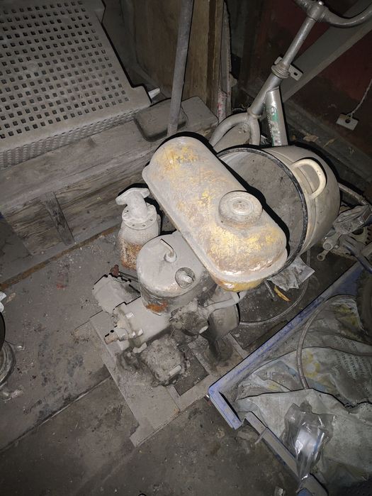 Срочно продам бензиновый насос