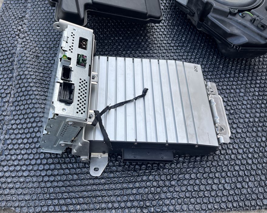 Sistem muzica Bang & Olufsen Audi A8 4H