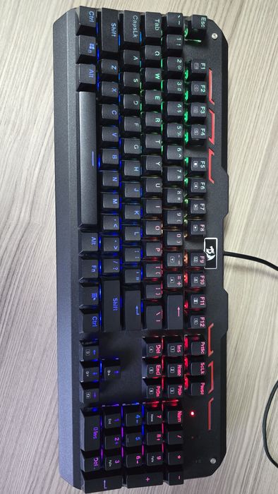 Vand Mouse Logitech G403 si Tastatura Redragon Varuna