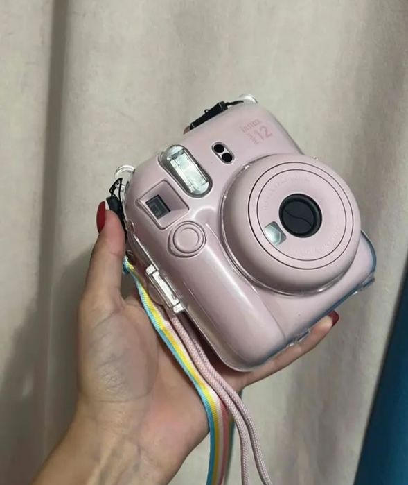 Моментальныи фотоаппарат