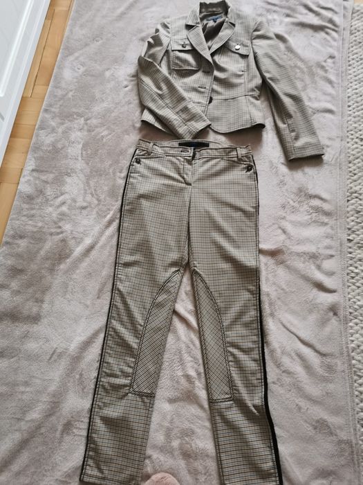 Costum mar.38 Escada