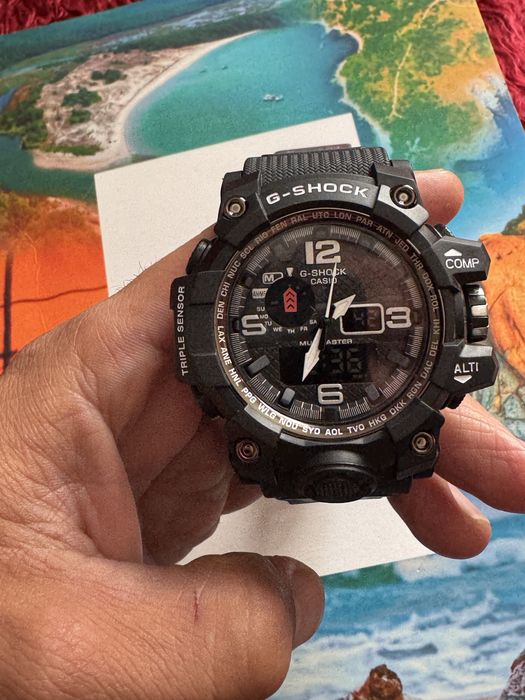 Casio g shock.