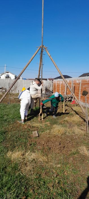 Foraje puțuri și denisipări piloni de sustinere