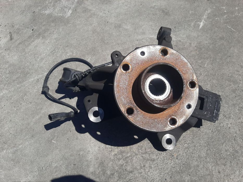 fuzeta stanga fata renault megane 3  1.4 b tce  dupa 2008