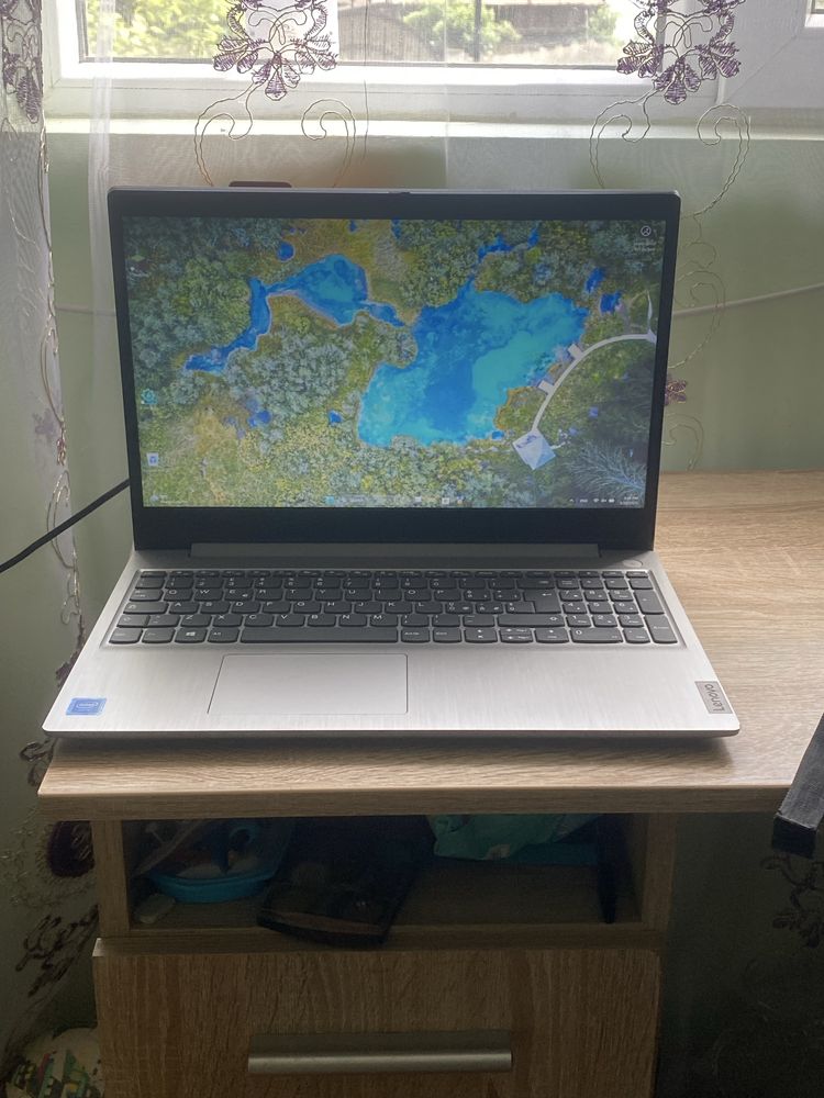 Vand laptop Lenovo IdeaPad 3