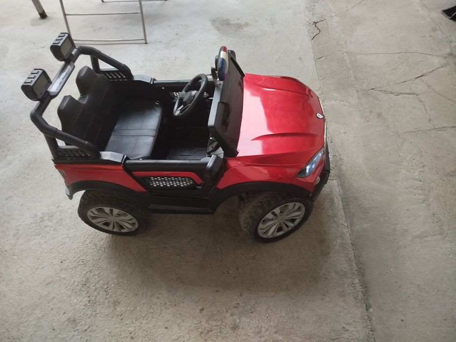 Detiskiy moshina sotiladi srochna