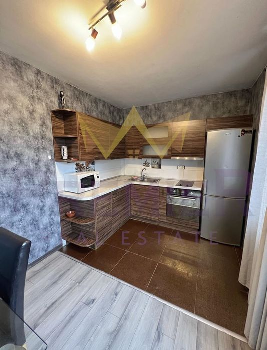 Дава се под наем Мезонет в Варна, Колхозен пазар - 60 кв.м за 408 € - Снимка #1