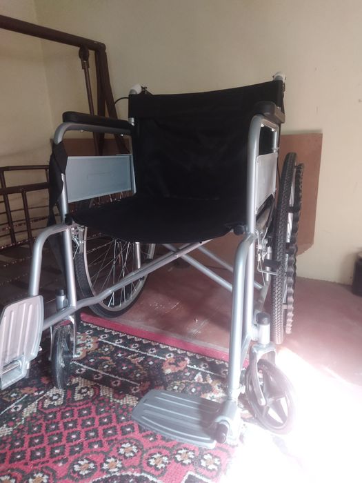 Инвалитная каляска пачти новие