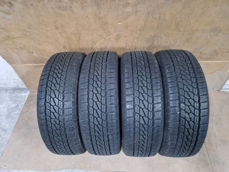 4 Firestone R16C 195/60
зимни бусови гуми DOT4019
