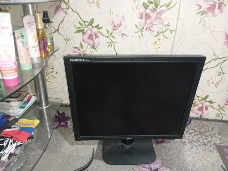 Продам  монитор  в отличном состоянии