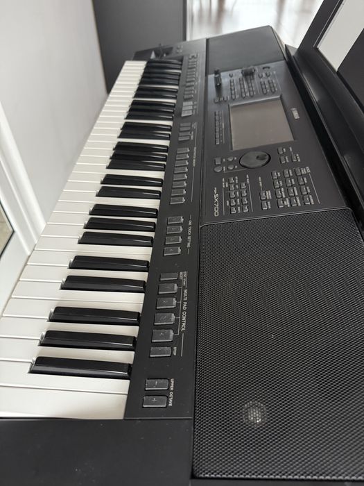 Yamaha PSR SX700
